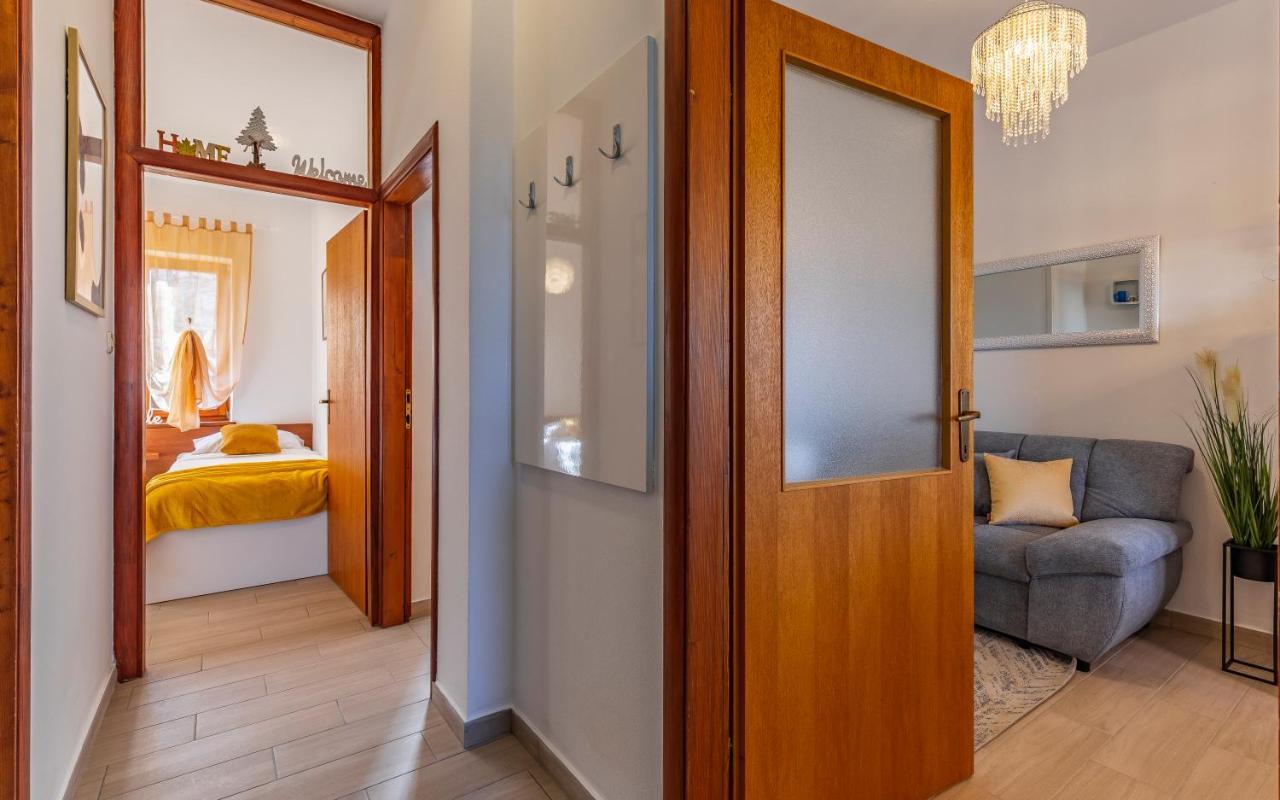 Villa Sweet House With Free Parking Pula Exterior foto
