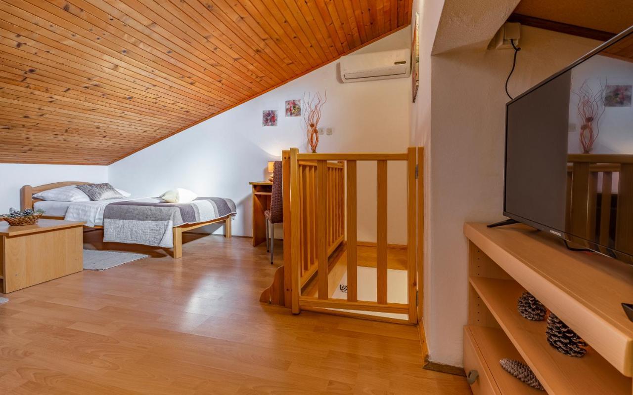 Villa Sweet House With Free Parking Pula Exterior foto