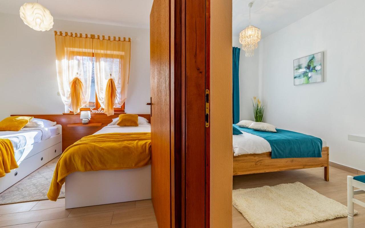 Villa Sweet House With Free Parking Pula Exterior foto