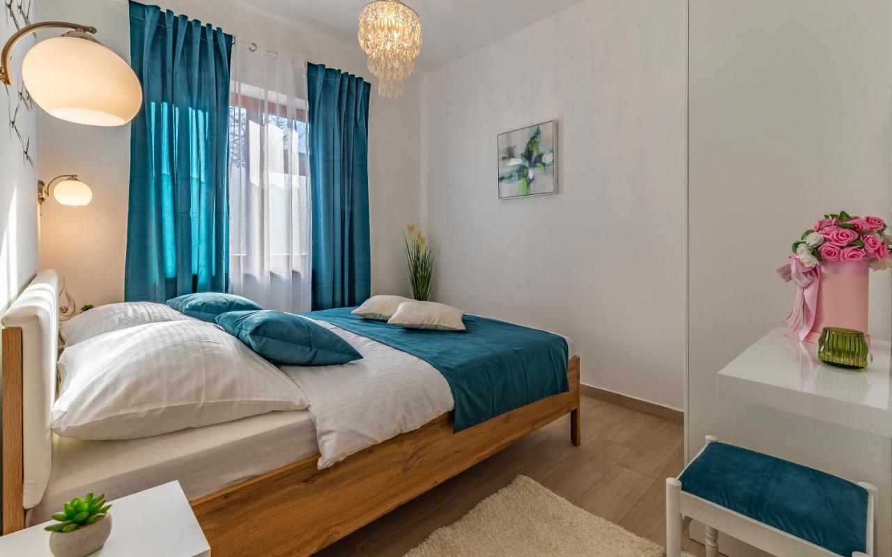 Villa Sweet House With Free Parking Pula Exterior foto